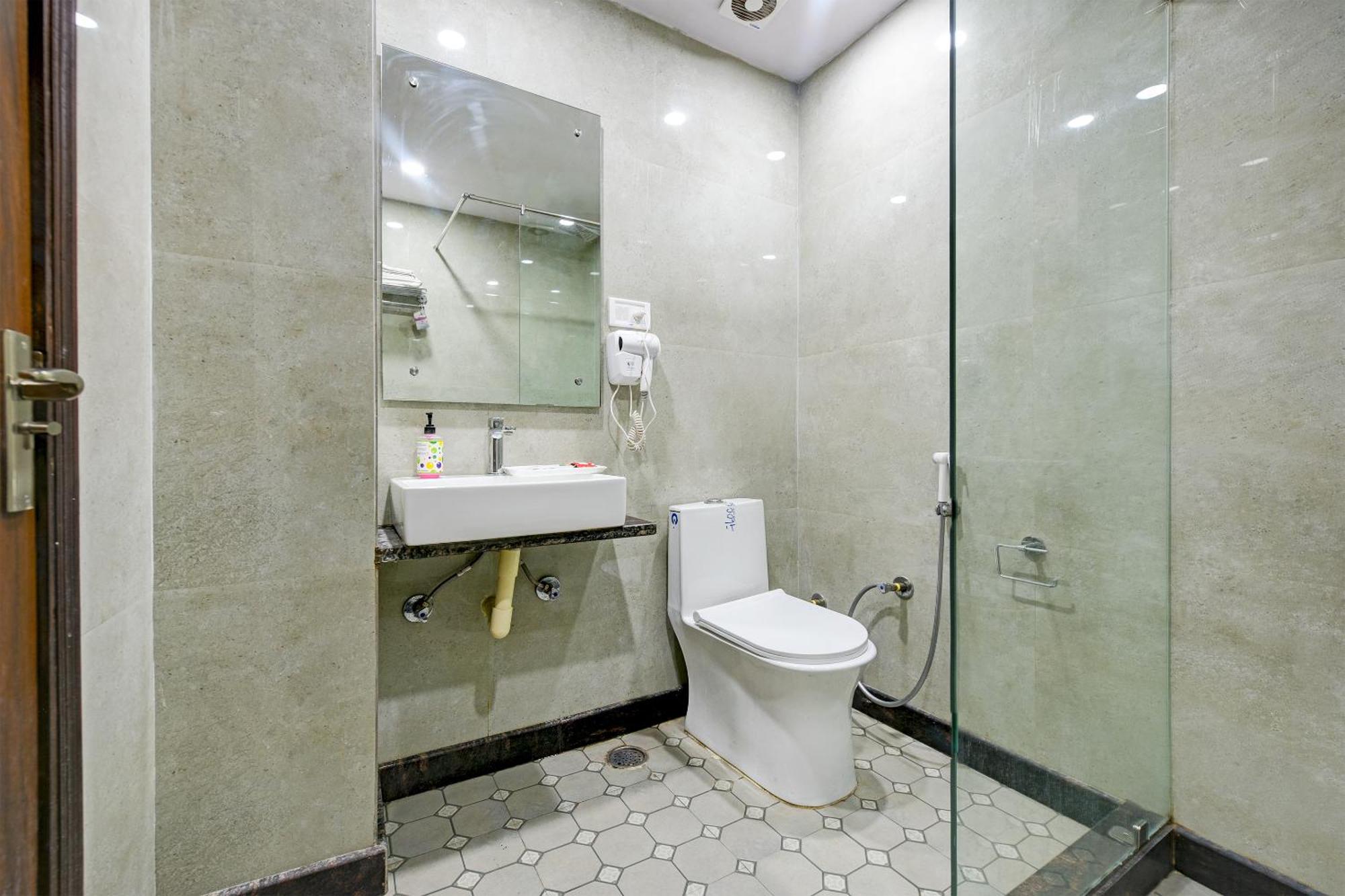 Hotel Le Grand - Walk-In From Rk Ashram Metro Station ニューデリー エクステリア 写真